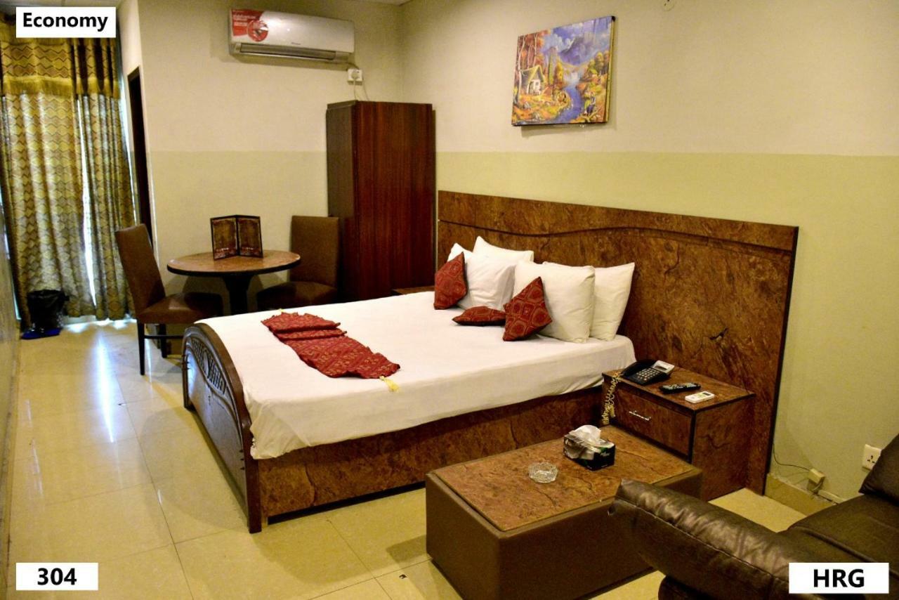 Hotel Royal Gardens Lahore Exterior foto